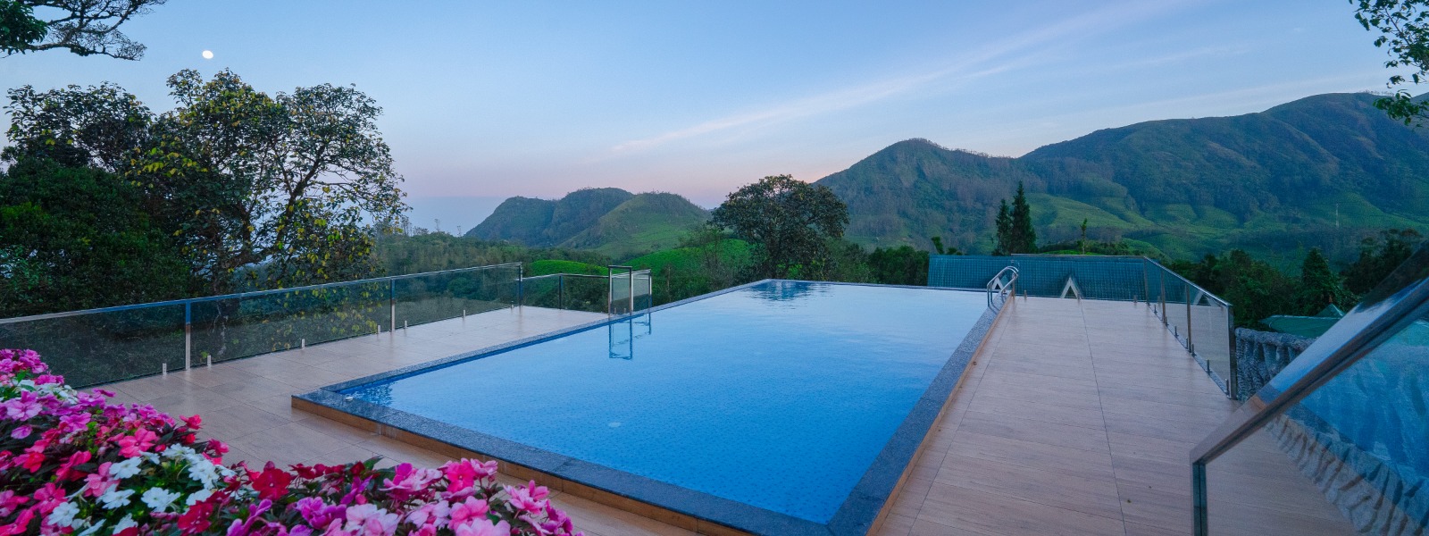 Honeymoon resorts in Munnar